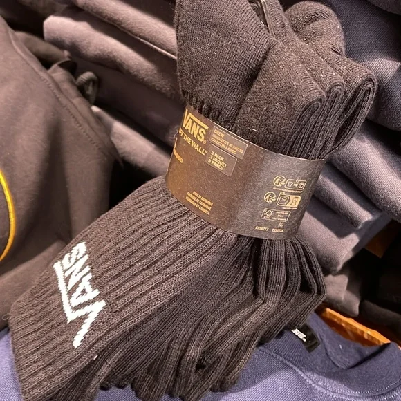 Vans Socks 3 pairs set CREW VANS.
"OFF THE WALL" Black/White
NWT - Picture 4 of 16